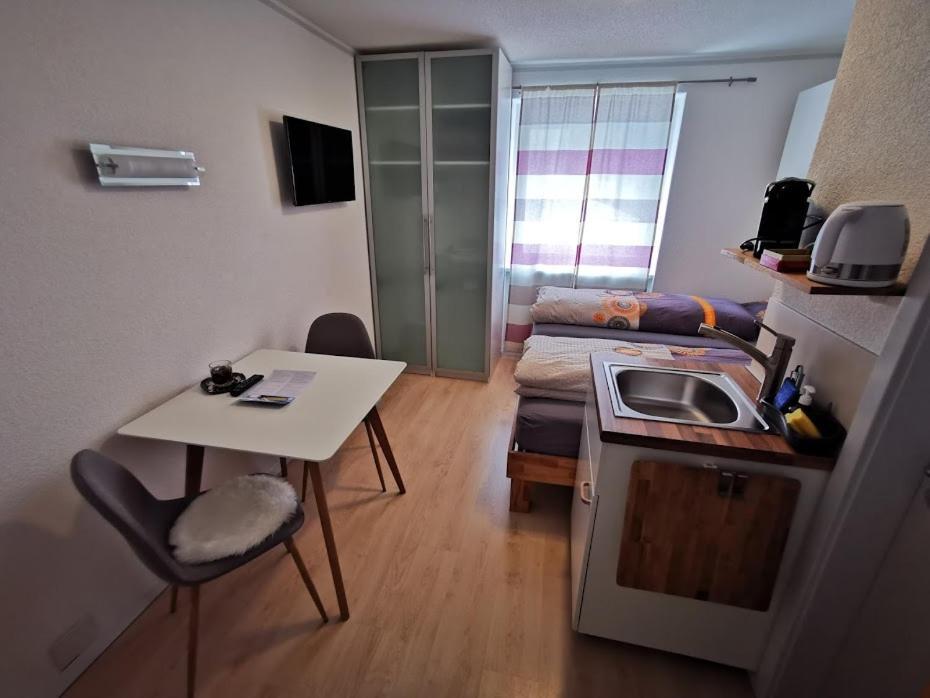 Apartments Haus Quelle Лойкербад Екстериор снимка
